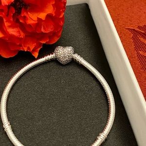 Pandora Moments bracelet size 7.1”